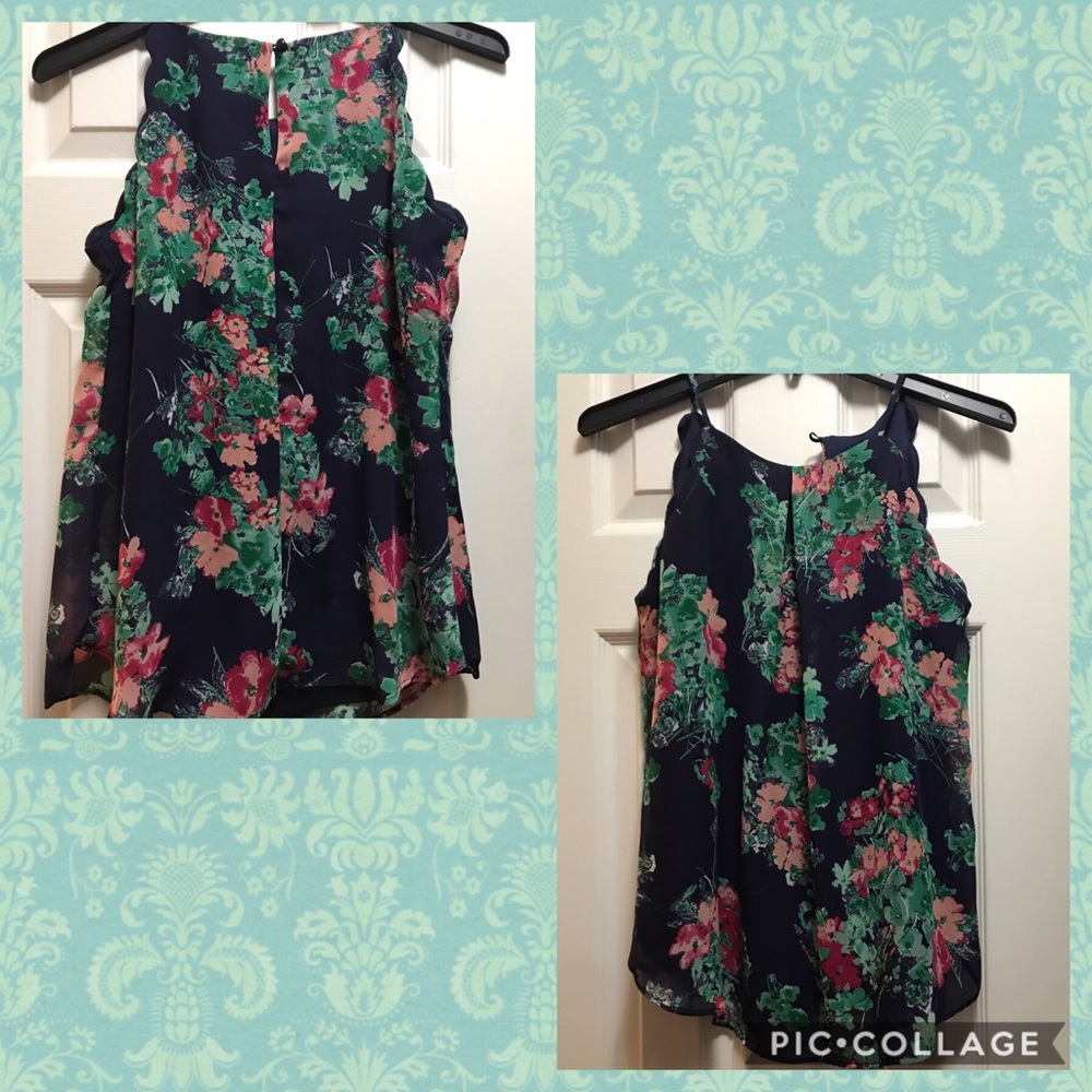 Womens/ Junior blue floral top